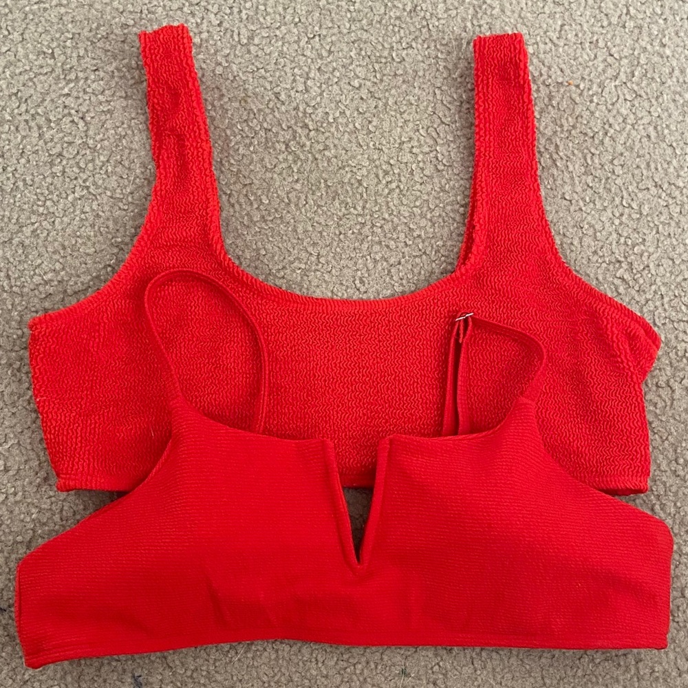 A bundle of 2 bathing suit tops